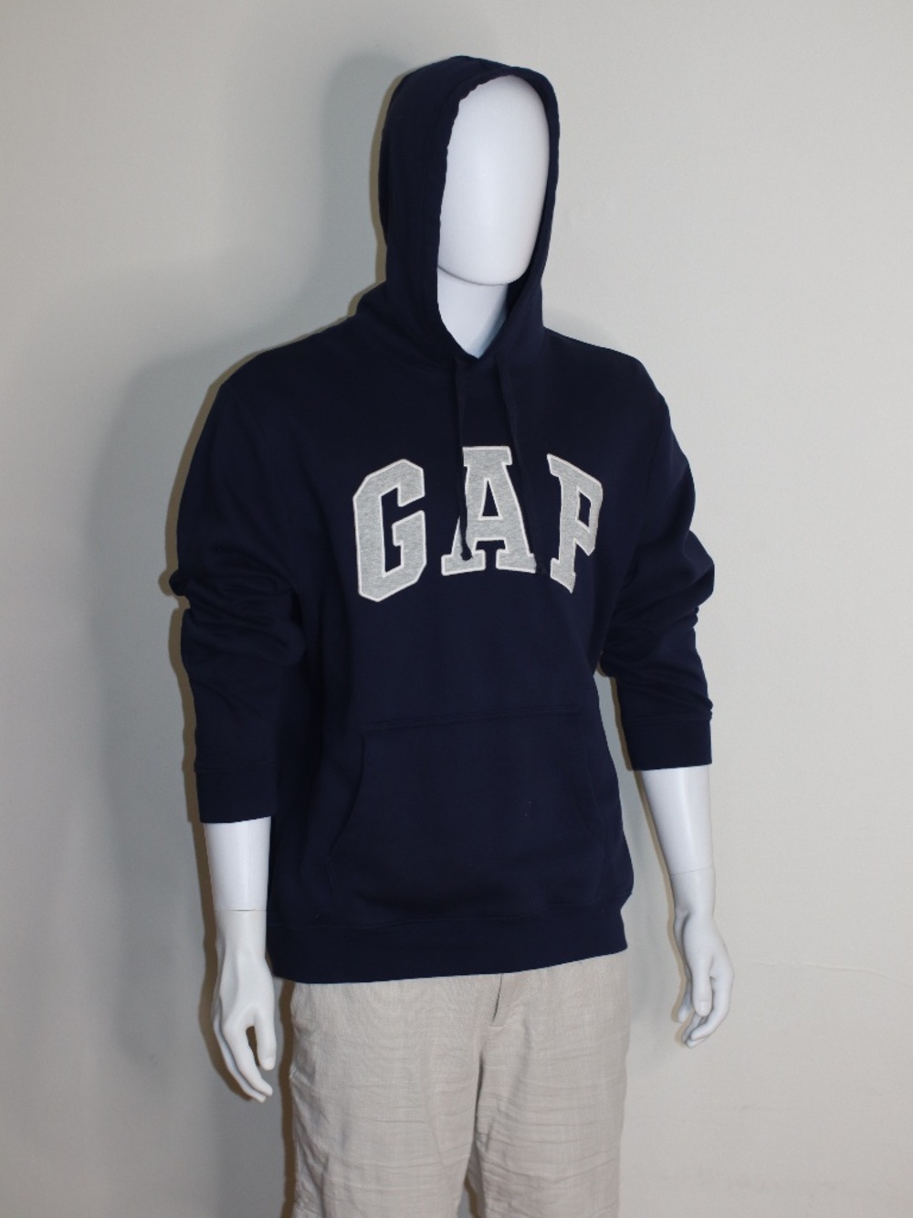 Stylish GAP Navy Blue Sweater with a Relaxed Fit